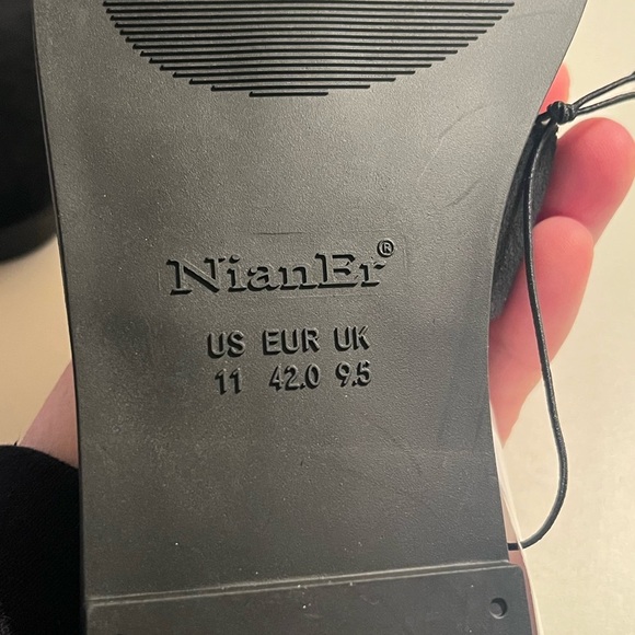 New in box NianEr Black Suede Slide Sandals Size 11 EU 42 - Picture 4 of 7